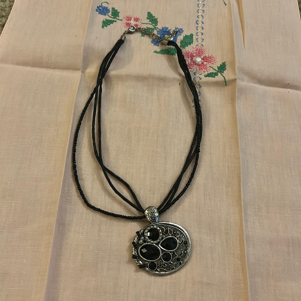 Black pendant necklace
